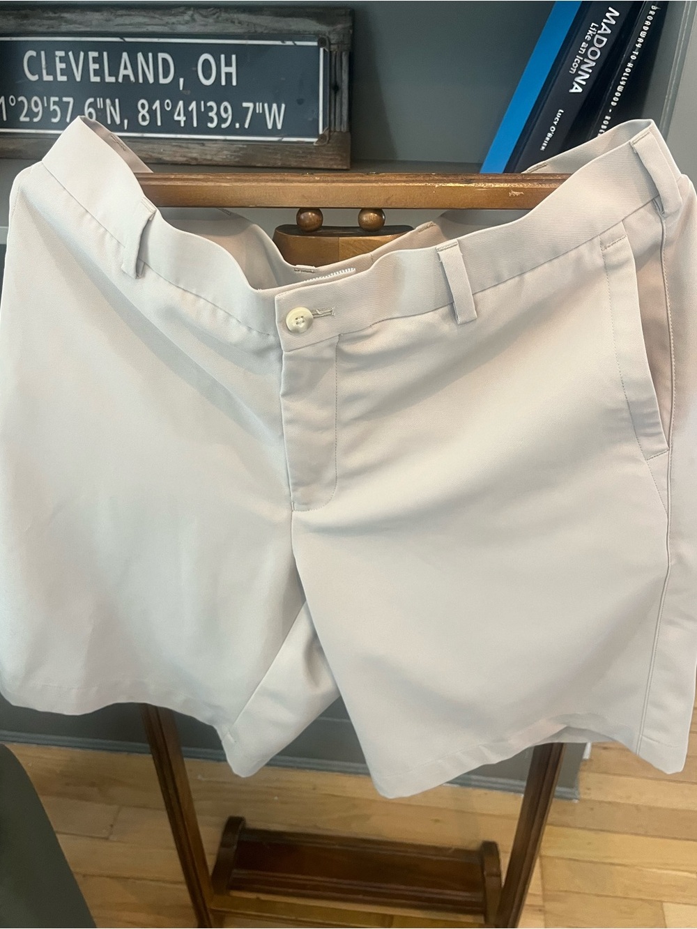 Peter Millar Crown Comfort  Light Beige Flat-Front Men's Shorts